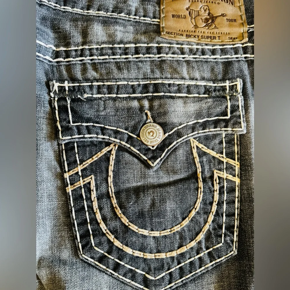 MENS TRUE RELIGION JEANS